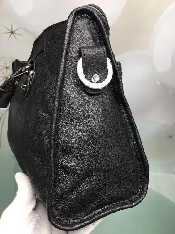 BALENCIAG巴黎世家 原版義大利進口山羊皮 小黑釘 單肩斜挎包  BL1126